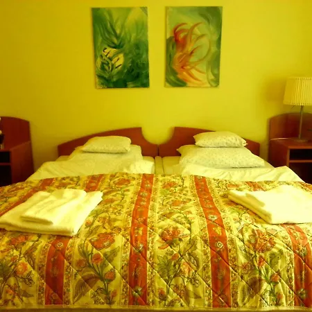 Moricz Apartman * إغير
